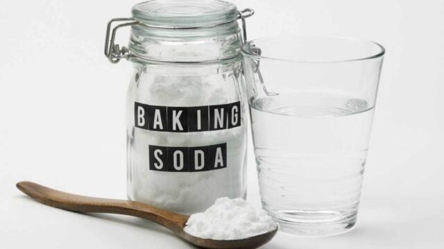 baking-soda-water-and-wooden-spoon