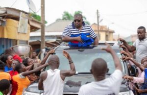 Nana B mobbed at Bantama market
