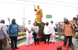 Akufo-Addo unveils statue of first MP for Ablekuma West constituency