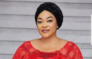 Kalsoume Sinare blinds fans with passionate kiss with hubby