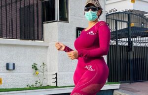 Juliet Ibrahim flaunts raw body in crazy beach photos