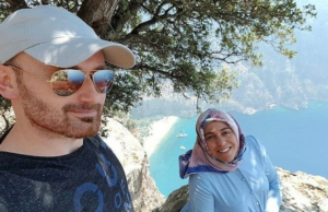 Man arrested over death of pregnant wife