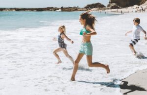 ACCRA REGIONAL MINISTER LIFTS BAN ON BEACHES